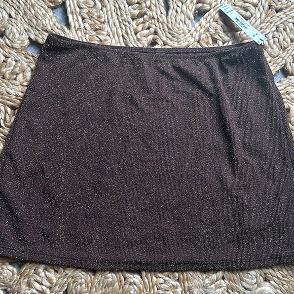 Glittery brown 3 piece swim set from Victoria’s Secret.  Size M-DD. New. - Picture 12 of 12